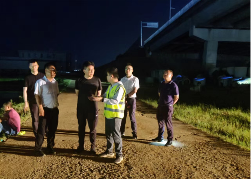 抗洪搶險報導-迎“汛”而上,奔赴前線 -320.png